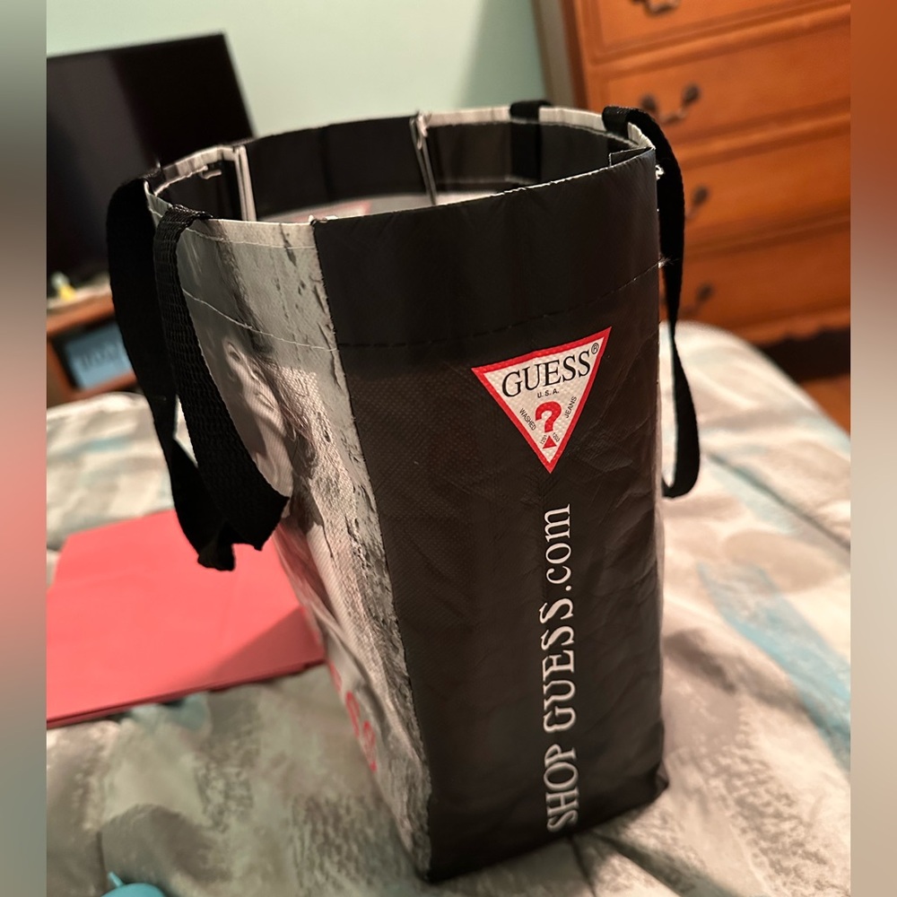 GUESS Mini Tote Bag ft. Sophia Loren - Picture 5 of 9